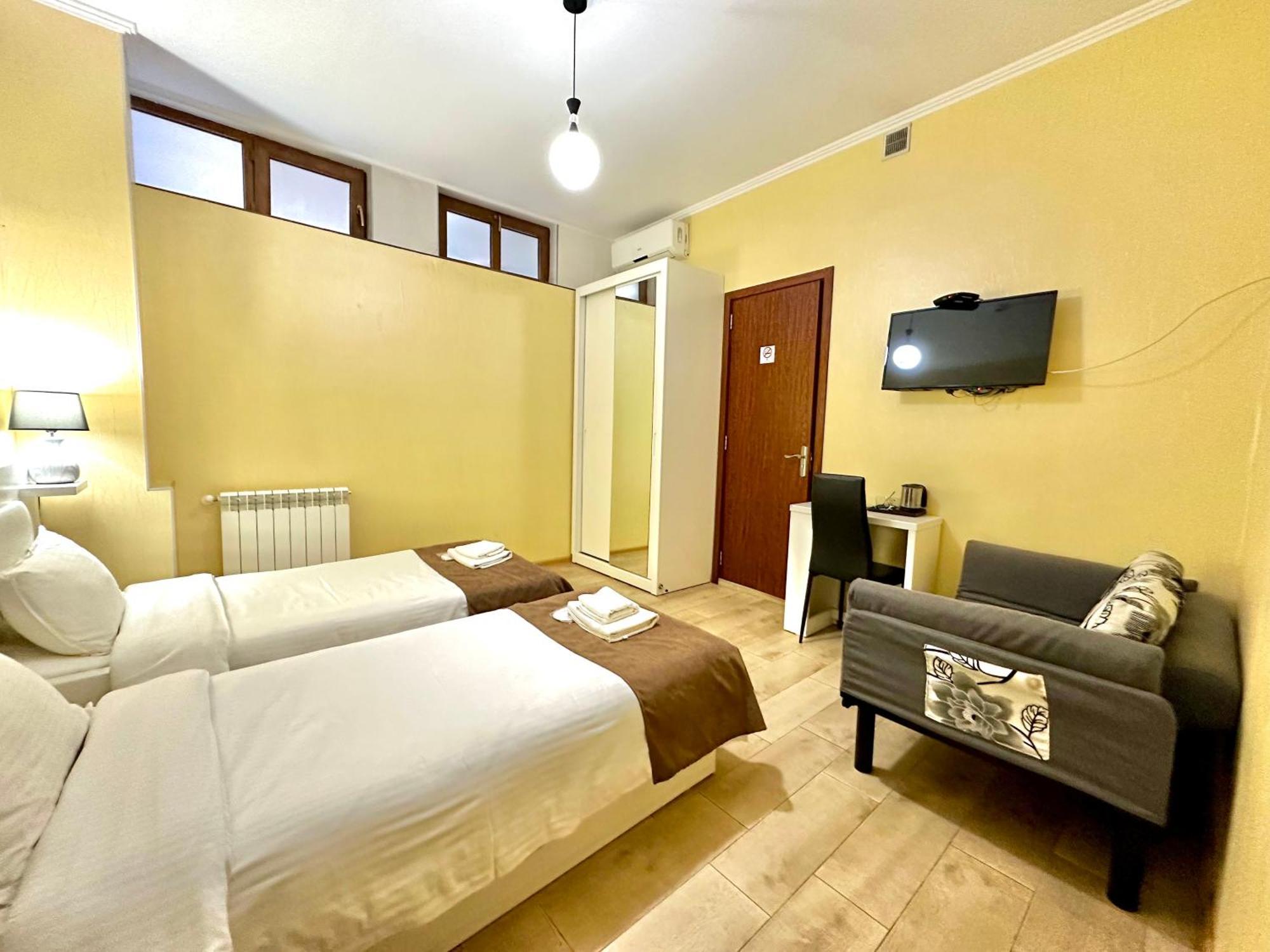 Hotel Four Brothers Tiflis Dış mekan fotoğraf