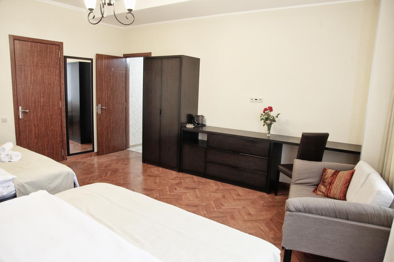 Hotel Four Brothers Tiflis Dış mekan fotoğraf