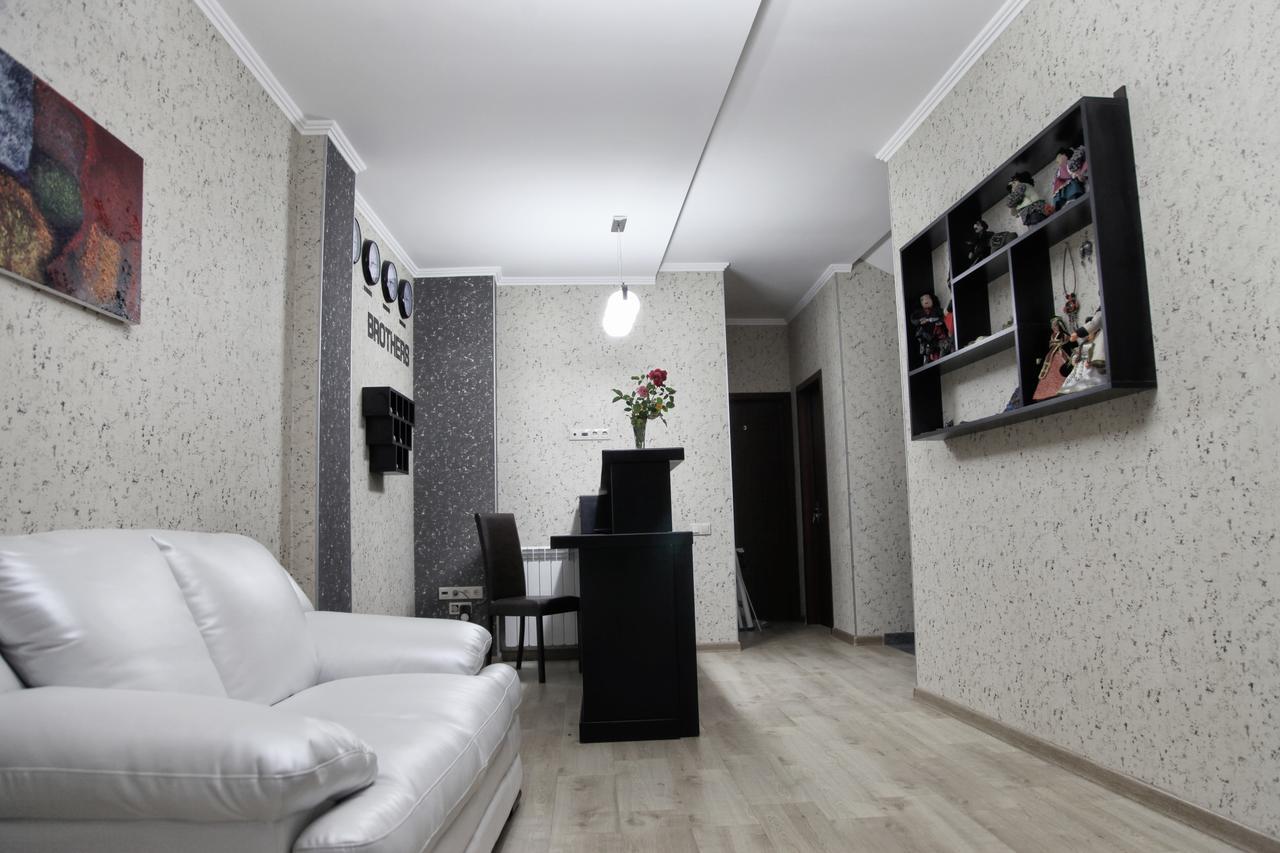 Hotel Four Brothers Tiflis Dış mekan fotoğraf