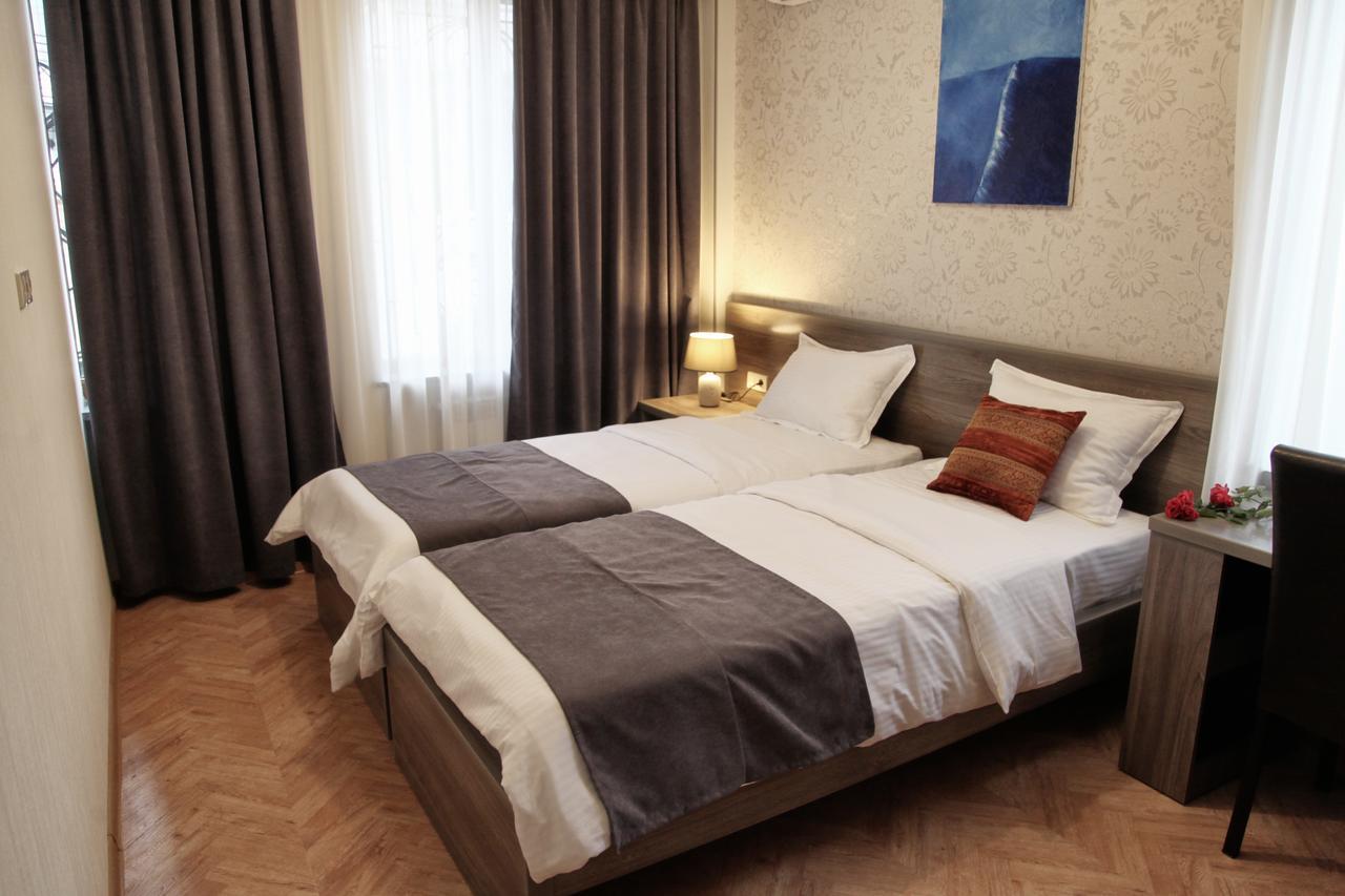 Hotel Four Brothers Tiflis Dış mekan fotoğraf