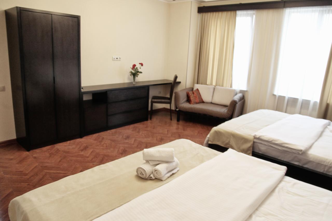 Hotel Four Brothers Tiflis Dış mekan fotoğraf